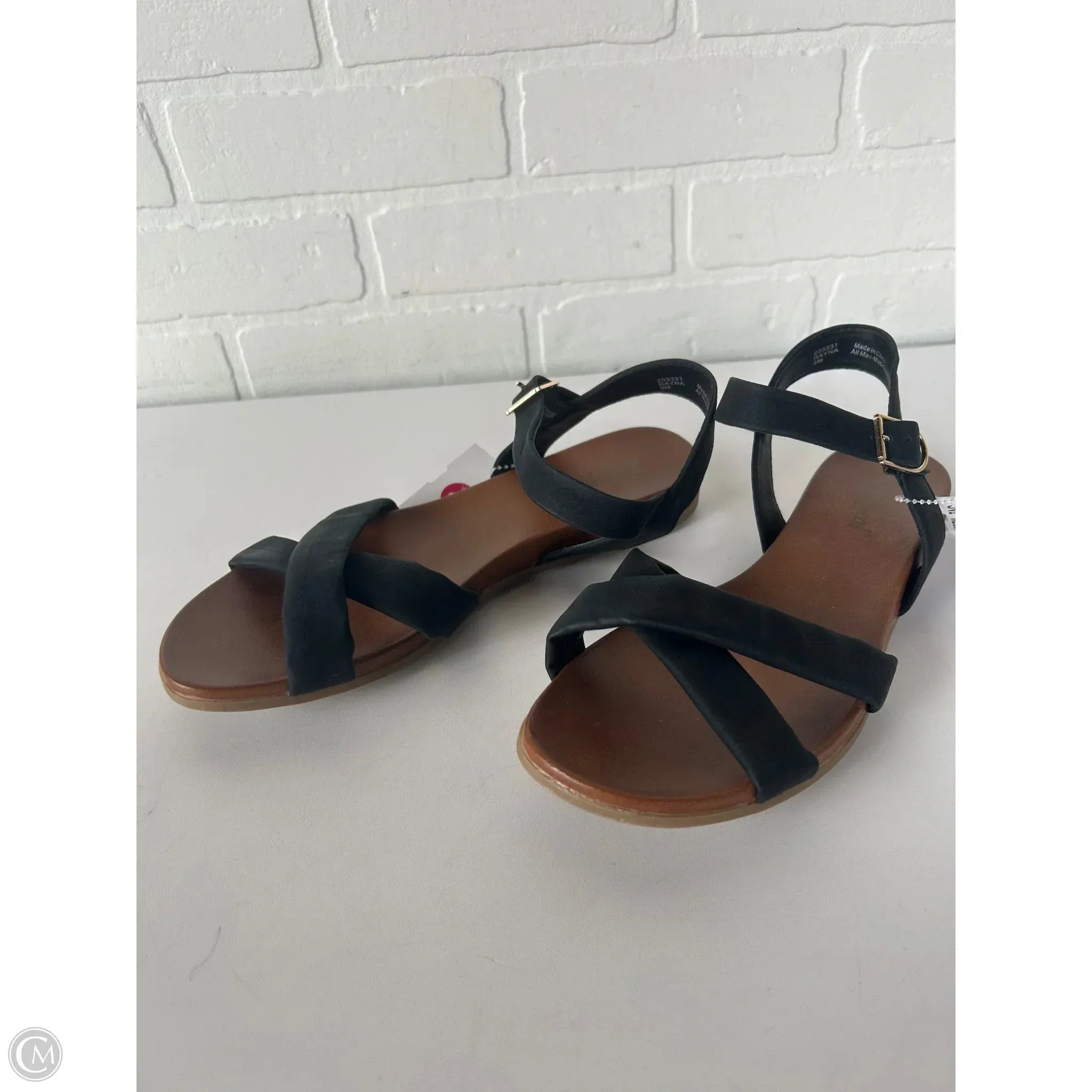 Sandals Flats By Xappeal In Black & Tan, Size: 9