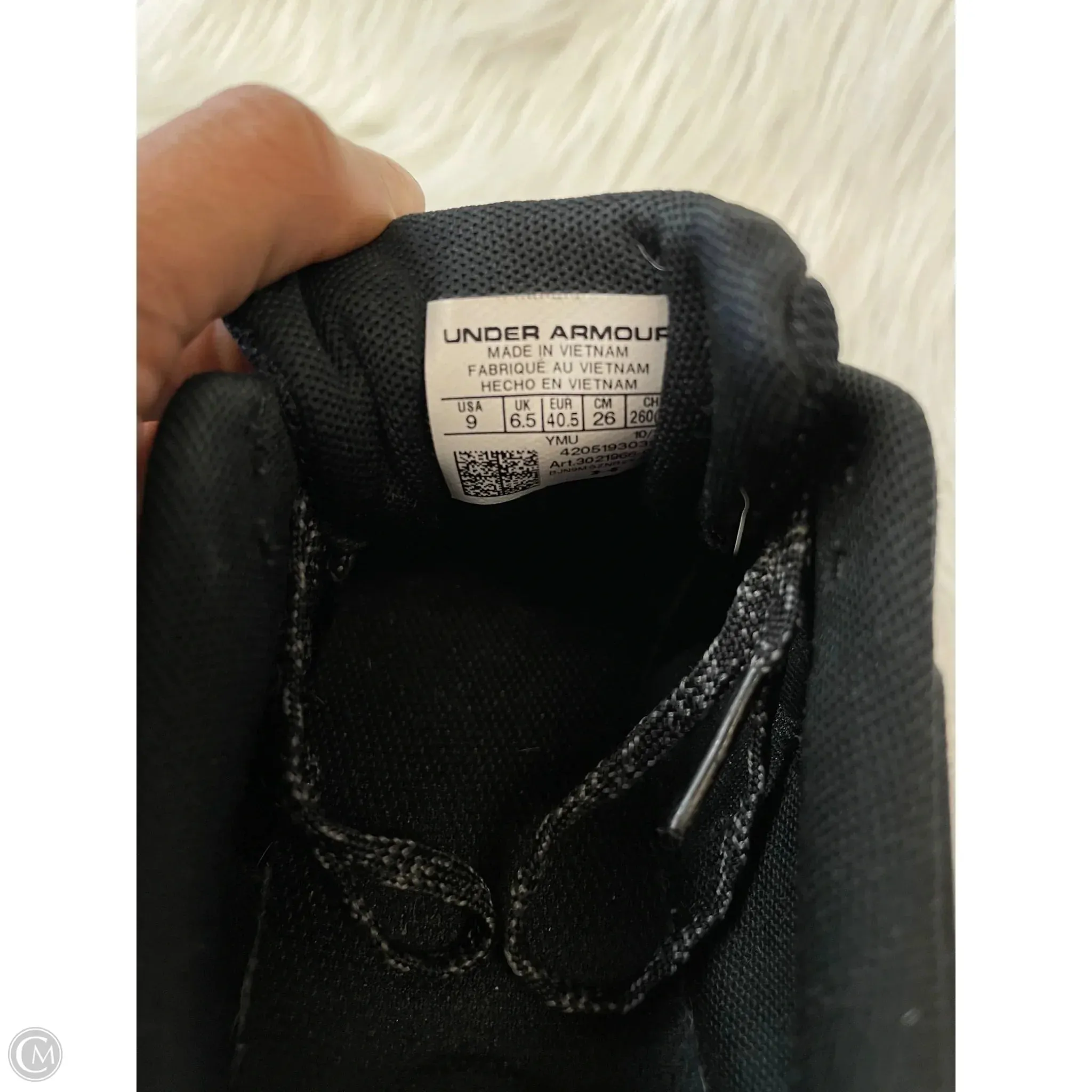 Shoes Athletic By Under Armour In Black & Grey, Size: 9